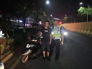 围观警车吃瓜视频,围观群众直呼“太接地气”